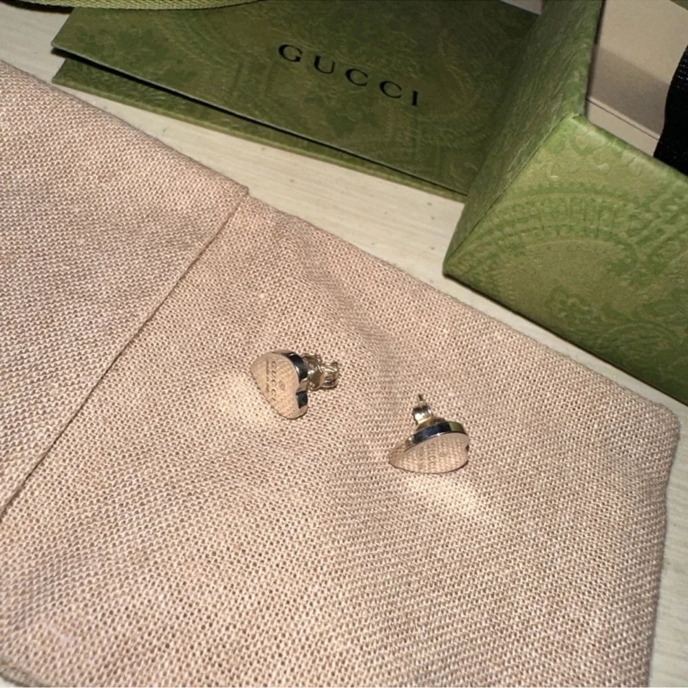 Brand new, authentic Gucci heart earrings. - Picture 6 of 7